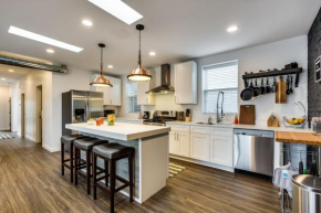 PET FRIENDLY and Room for 7! Large Common Areas to Converse and Connect apts